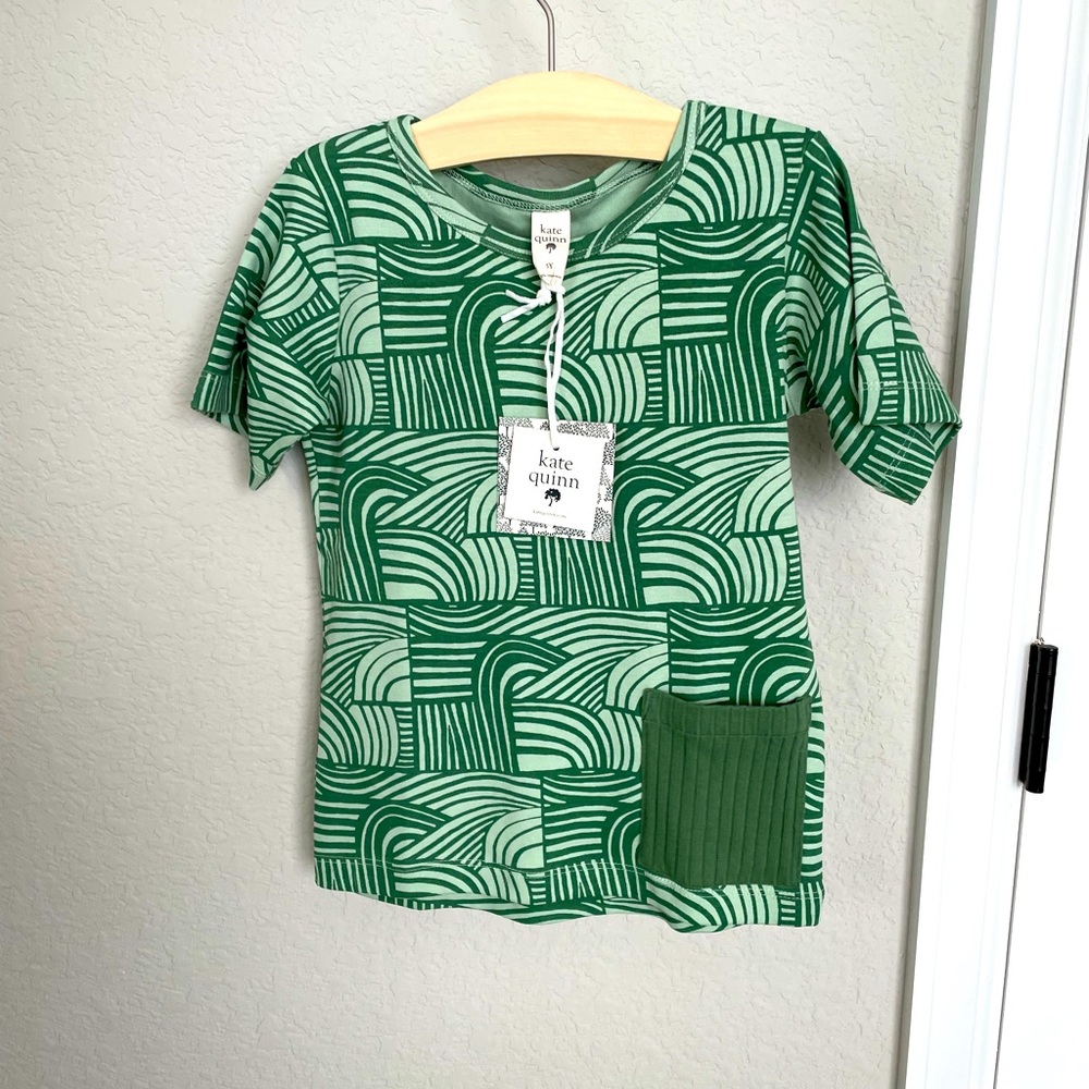 KateQuinn NWT green shirt 5Y